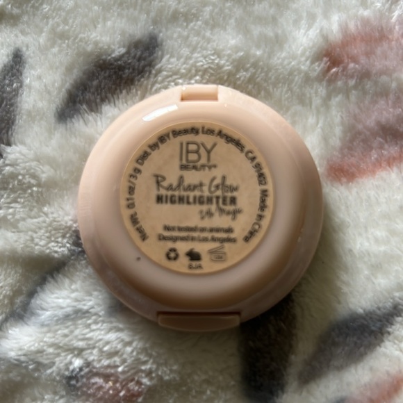 IBY BEAUTY
Eyeshadow - Picture 4 of 4